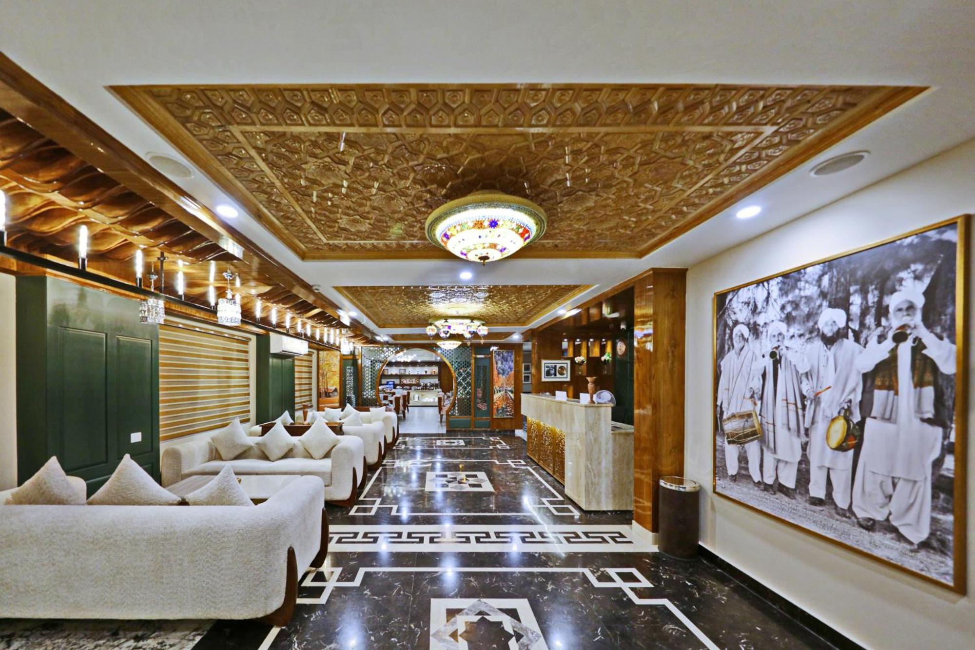 Hotel Blanco Srīnagar Екстериор снимка