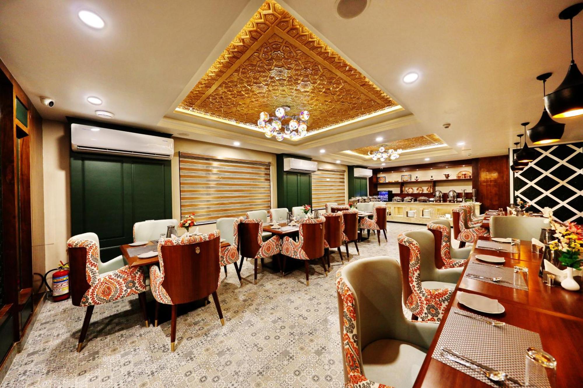 Hotel Blanco Srīnagar Екстериор снимка