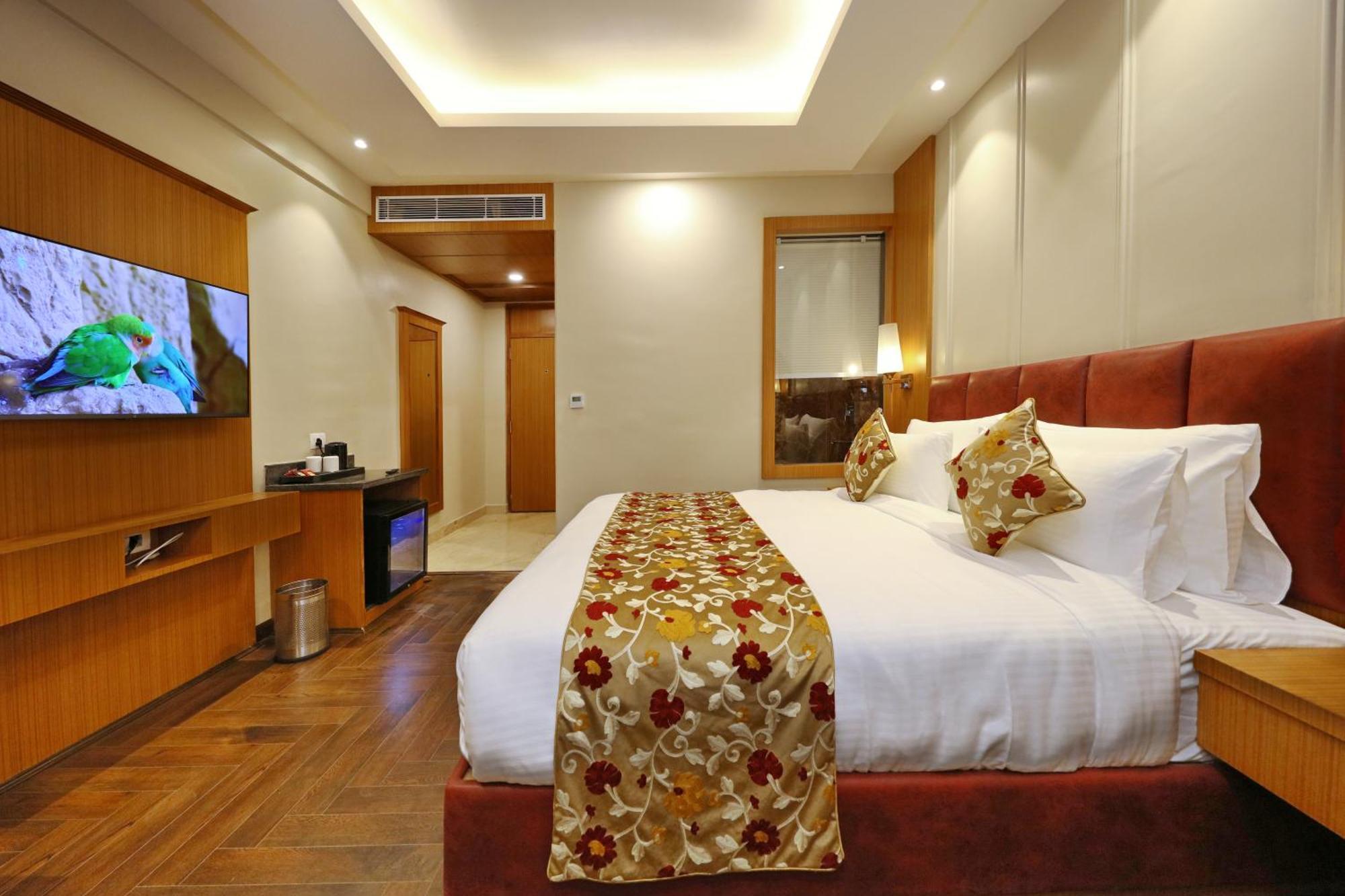 Hotel Blanco Srīnagar Екстериор снимка