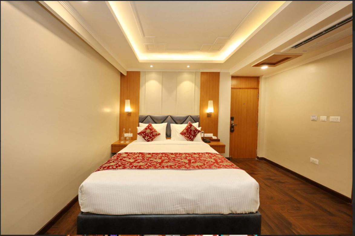 Hotel Blanco Srīnagar Екстериор снимка